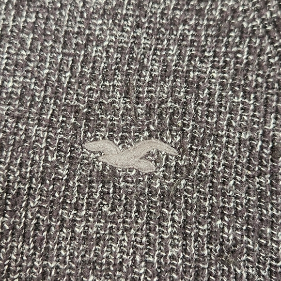 Men's Hollister California Knitted Sweater - Picture 2 of 5